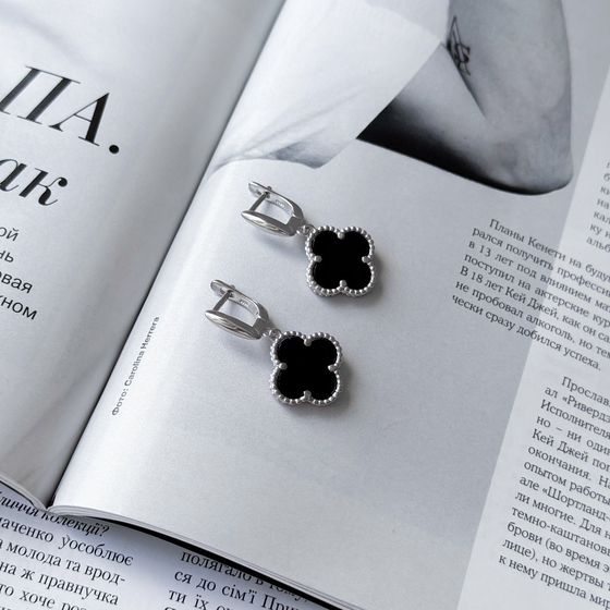 Silver earrings with onyx