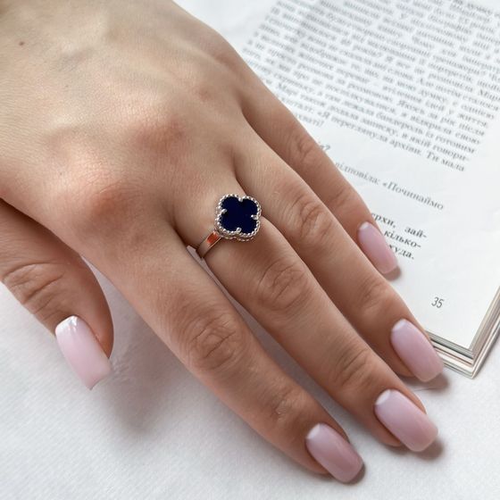 Silver ring with lapis lazuli