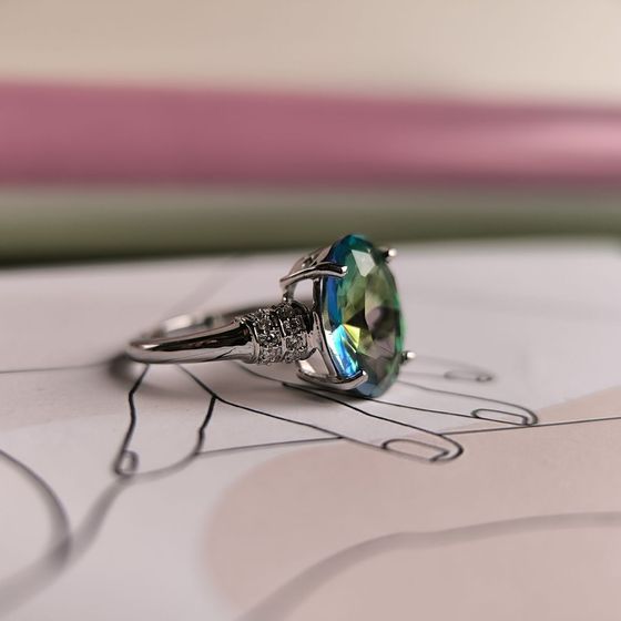 Срібна каблучка з містик топазом 3.78ct