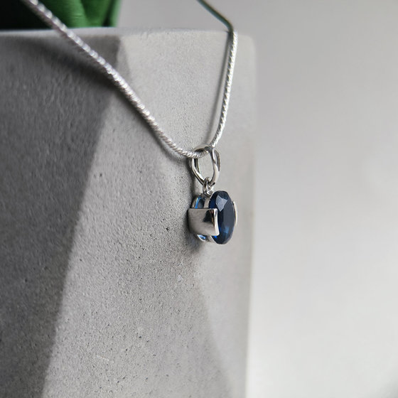 Silver pendant with a 0.908-carat nano sapphire