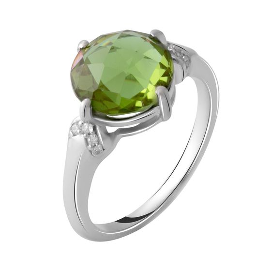 Silver ring with a 3.66-carat sultana