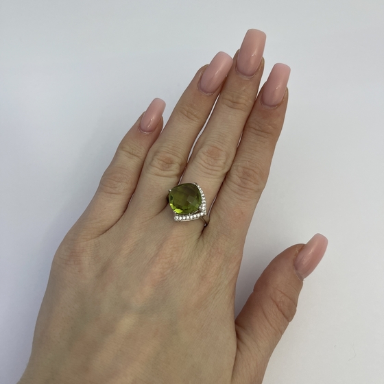 Silver ring with sultanite