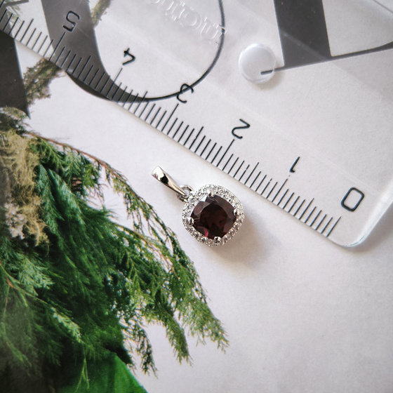 Срібна підвіска з гранатом 1.503ct