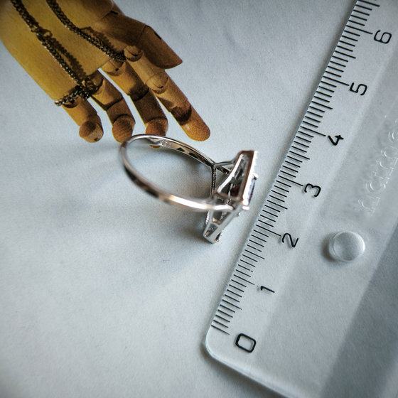 Silver ring with garnet 1.555ct