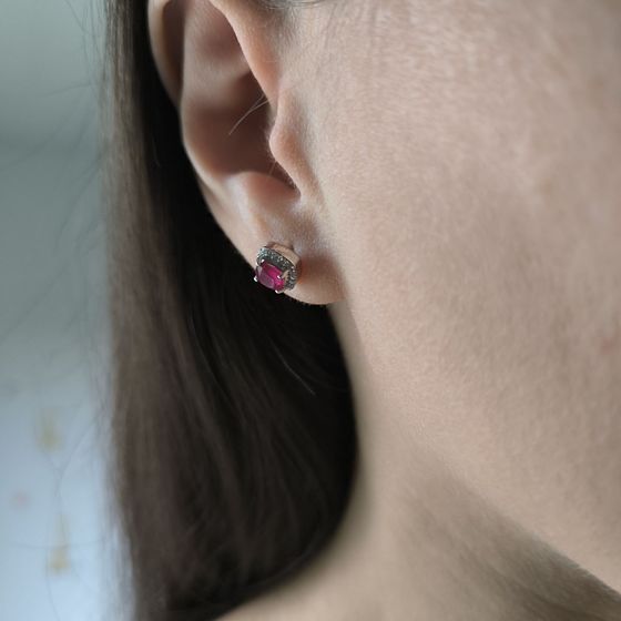 Серебряные серьги с рубином 1.655ct, фианитами