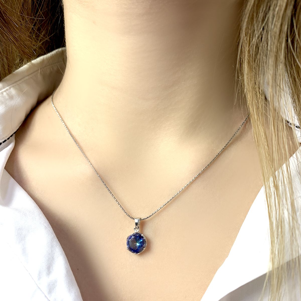 Silver pendant with mystic topaz 2.175ct