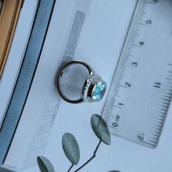 Silver ring with topaz 4.81ct