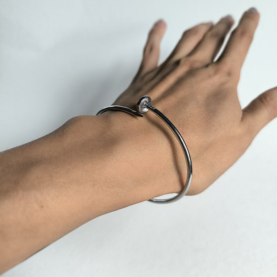 Silver bracelet without stones