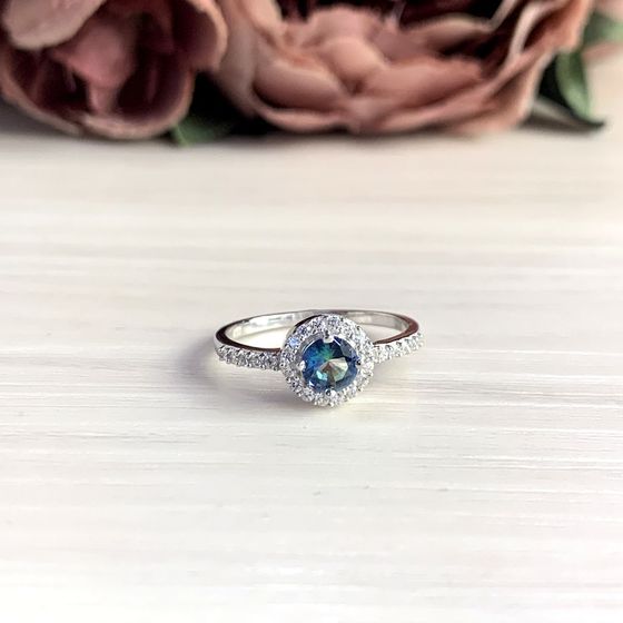 Silver ring with a 0.75-carat mystic topaz