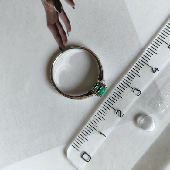 Silver ring with agate, 0.369 ct