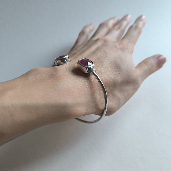 Silver bracelet with a 9.699ct ruby and cubic zirconia