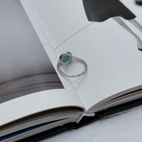 Silver ring with emerald 1.575ct