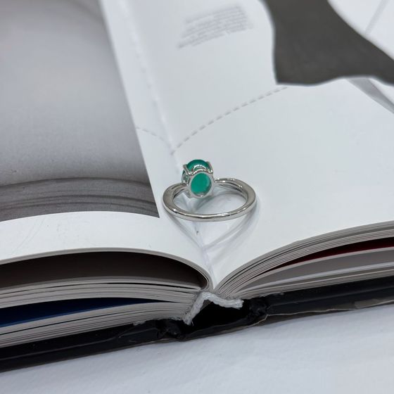 Silver ring with agate (2.323 carats)