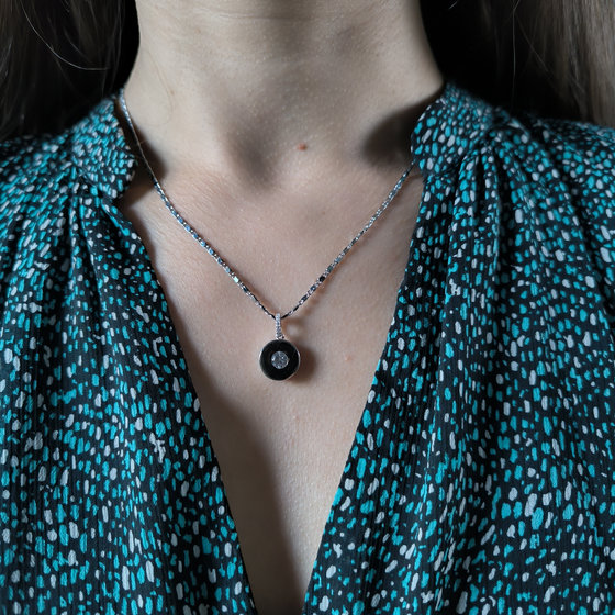 Silver pendant with cubic zirconia