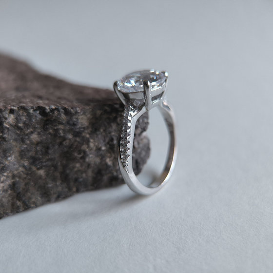 Silver ring with cubic zirconia