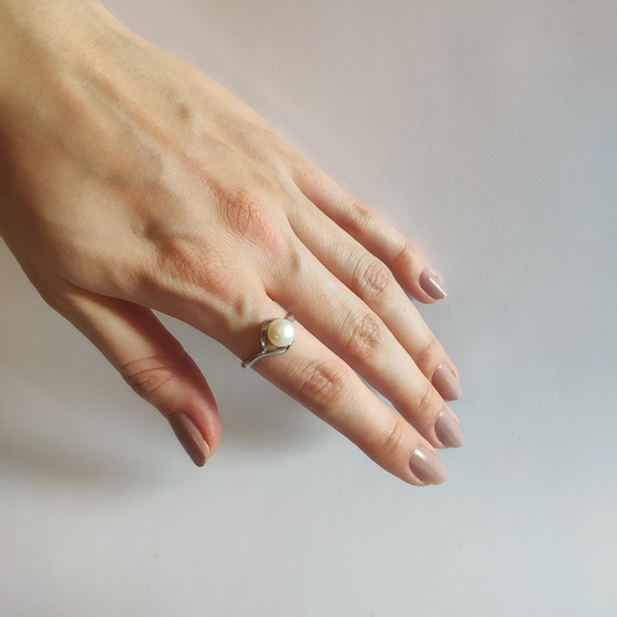 Серебряное кольцо с перлами 2.375ct