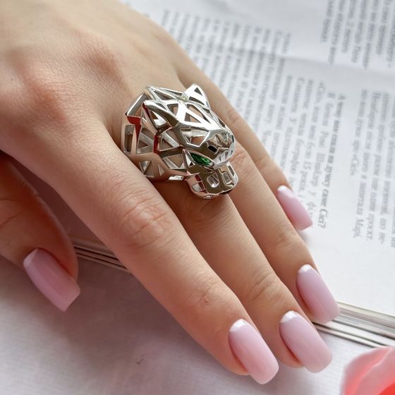 Silver ring with phianites, semallu
