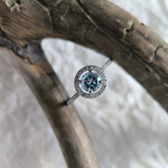 Silver ring with a 1.424-carat topaz and cubic zirconia