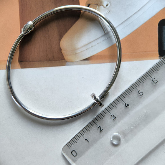 Silver bracelet without stones