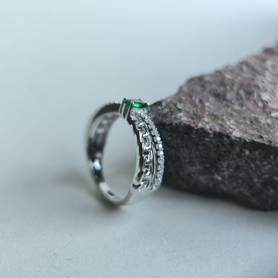Серебряное кольцо с изумрудом nano 0.518ct