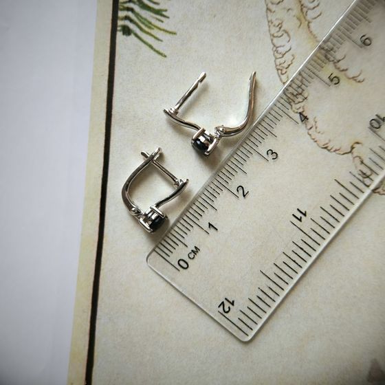 Silver Earrings with a 1.28-carat Sapphire