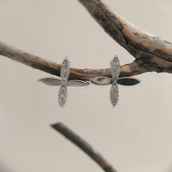 Срібні сережки з фіанітами 0.52ct