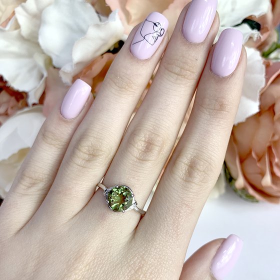 Серебряное кольцо с султанитом