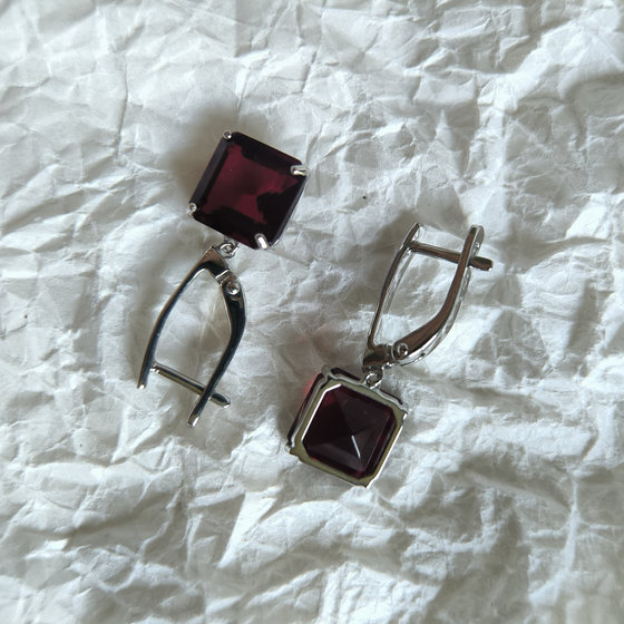 Silver earrings with a 7.825ct nano garnet