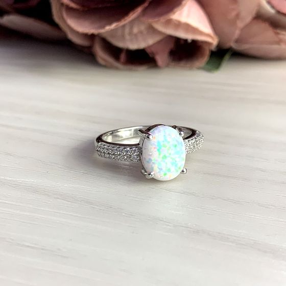 Silver ring with a 1.237-carat opal