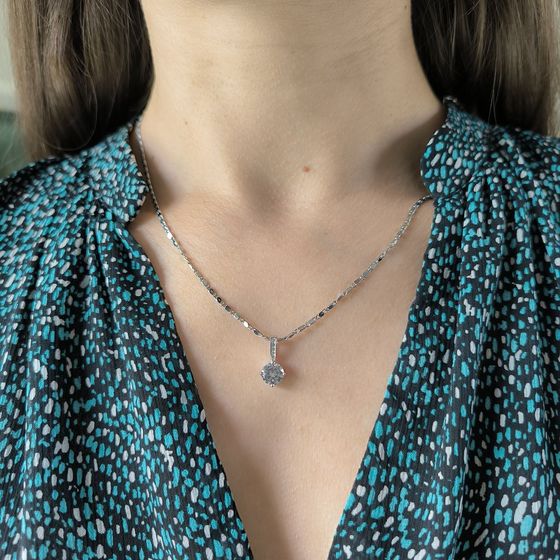 Silver pendant with phianites