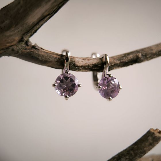 Silver earrings with amethyst