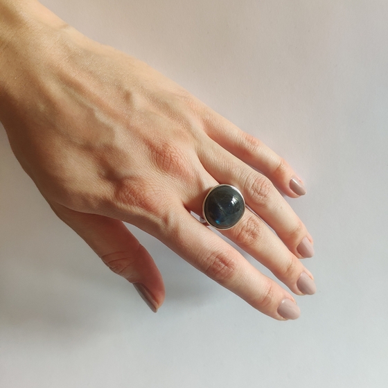 Silver ring with 18.469ct