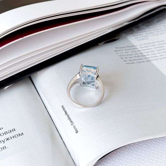 Срібна каблучка з топазом 9.91ct