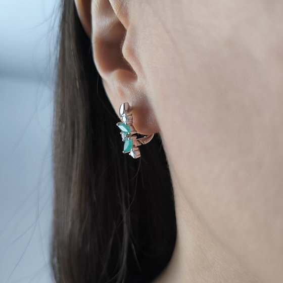 Silver earrings with emerald 1.642ct