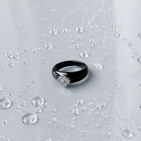 Silver ring with ceramics