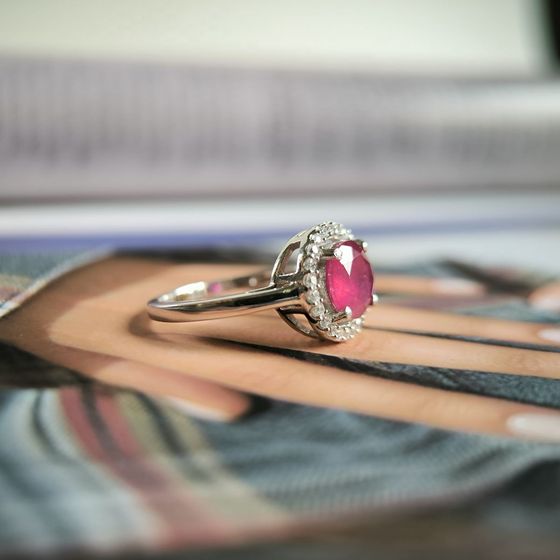 Срібна каблучка з рубіном 3.045ct