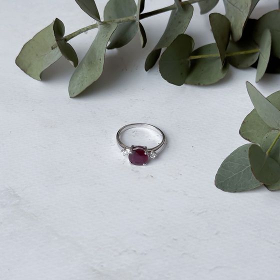 Silver ring with a 2.963-carat ruby and cubic zirconia