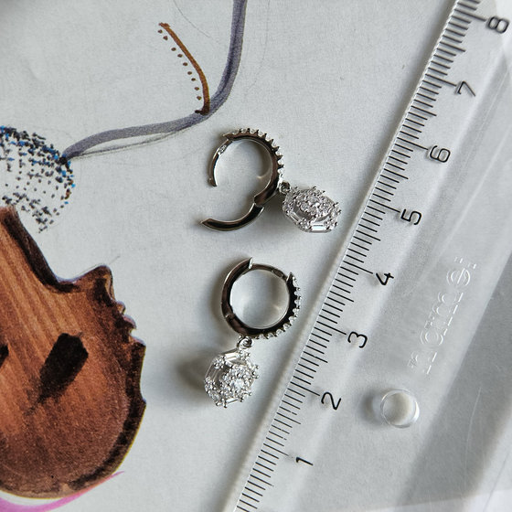 Silver earrings with cubic zirconia
