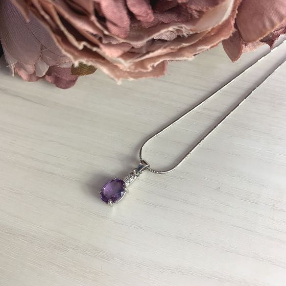Silver pendant with a 3.411-carat alexandrite