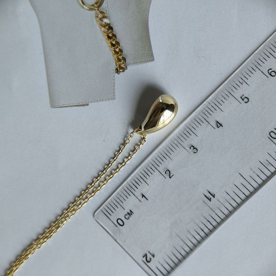 Silver necklace without stones