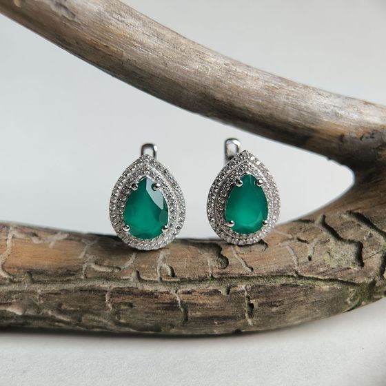 Silver earrings with agate