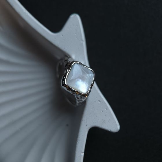 Silver ring with mother-of-pearl