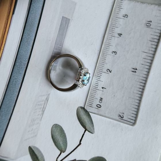 Silver ring with topaz 1.888ct