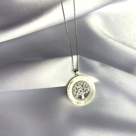 Silver pendant with mother-of-pearl