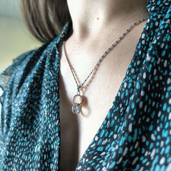 Silver pendant with phianites