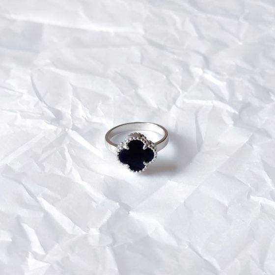 Silver ring with lapis lazuli