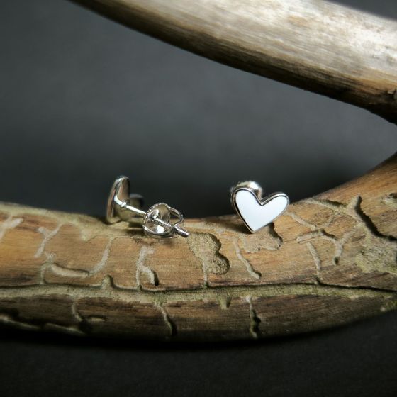 Silver earrings with yemallu
