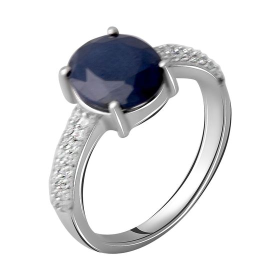 Silver ring with a 3.57-carat sapphire