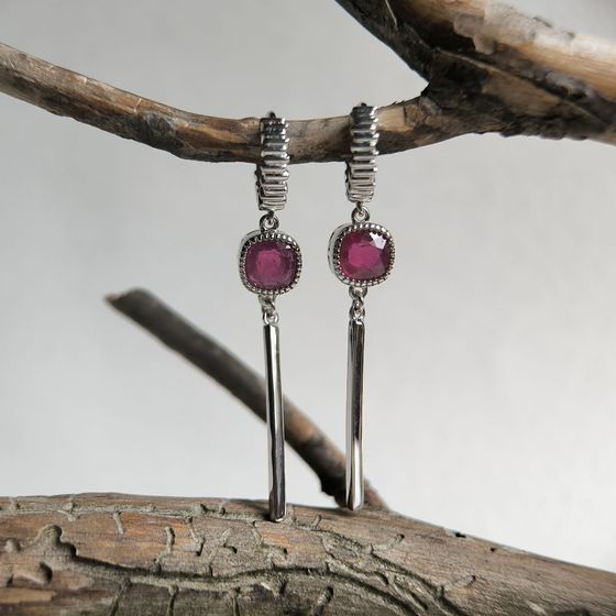 Silver earrings with ruby