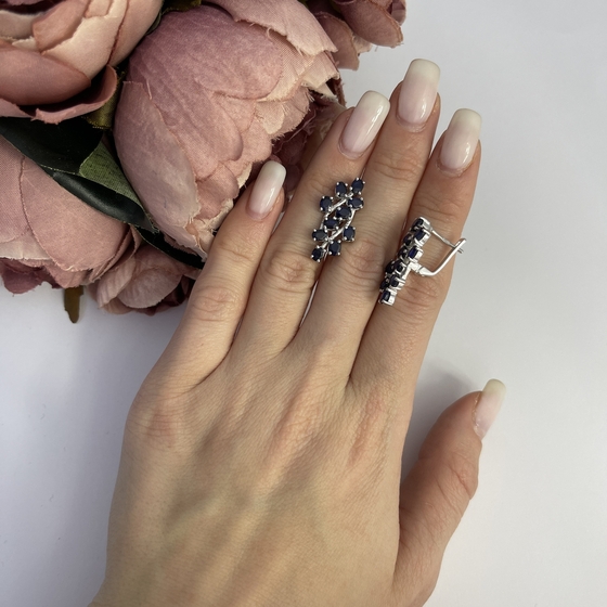 Silver earrings with sapphire
